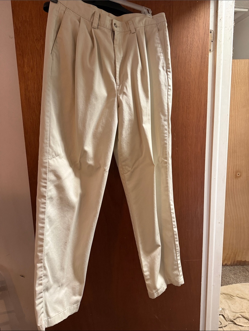Dockers Cream Pleated Chinos